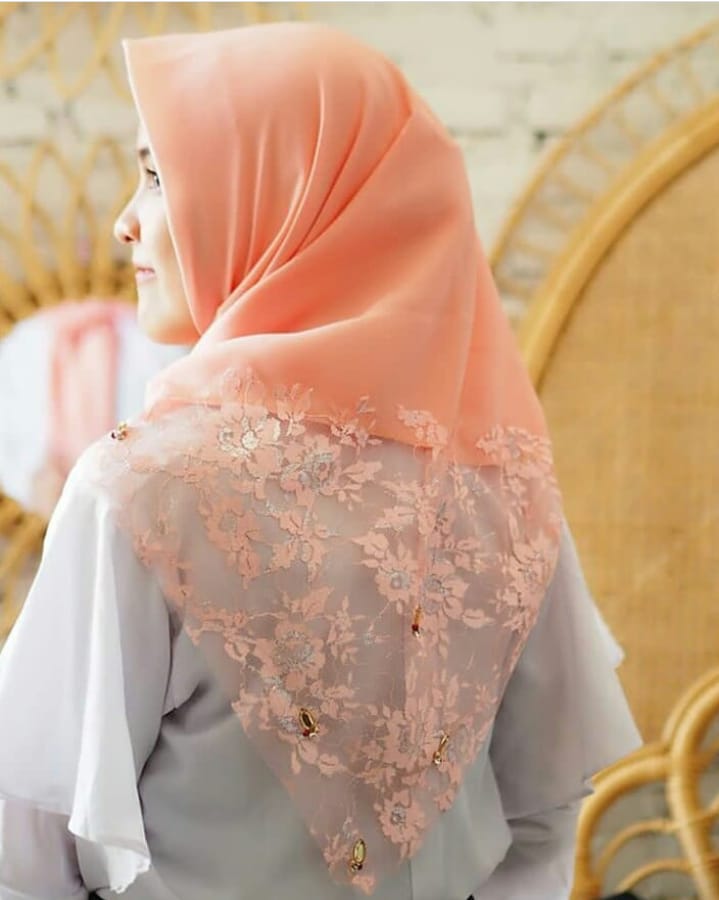 10 Ide Variasi Hijab Brokat Ciamik Buat Kondangan. Manisnya~ 21 10 Ide Variasi Hijab Brokat Ciamik Buat Kondangan. Manisnya~