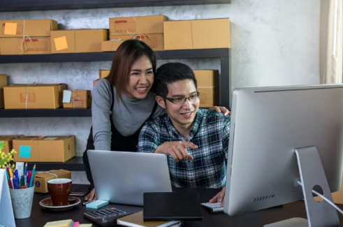 Punya Kerjaan Tetap Sekaligus Freelance? Gini Ngaturnya Biar Pemasukanmu Tetap Lancar 6 Kerja sama