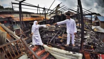 Ikatan Cinta Mereka Diuji, Rumah Pasangan Ini Hangus Terbakar Menjelang Resepsi Pernikahan