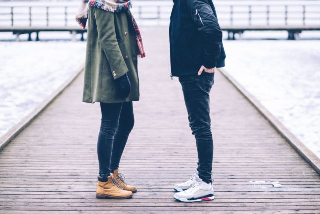 6 Perbedaan Dia yang Sudah Fokus Sama Kamu dengan yang Masih Nyari-Nyari Di Belakangmu