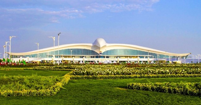 10 Bandara dengan Desain Futuristik yang Menakjubkan. Eksteriornya Megah, Interiornya Bikin Betah! 23 10 Bandara dengan Desain Futuristik yang Menakjubkan. Eksteriornya Megah, Interiornya Bikin Betah!