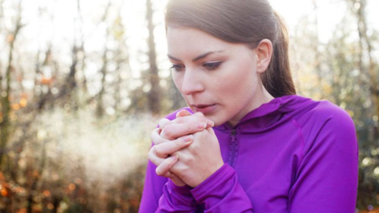 7 Fakta Kenapa Kamu Sering Merasa Dingin, Walau Udara Lagi Panas Terik