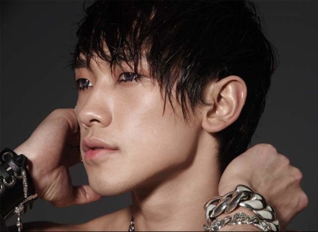 10+ Ide Make-up Cowok Para Bintang K-Pop Ini Sukses Bikin Para Fansnya Menggila. Sampai Banyak Tutorialnya Juga~