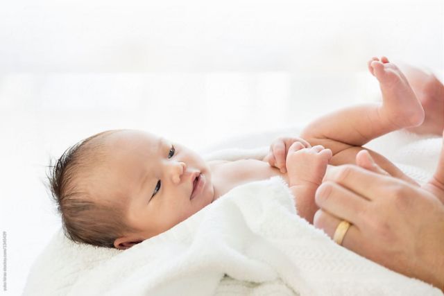 6 Langkah Aman Memandikan Bayi Baru Lahir Buat Mama Newbie. Tanpa Drama, Kamu Pasti Bisa!