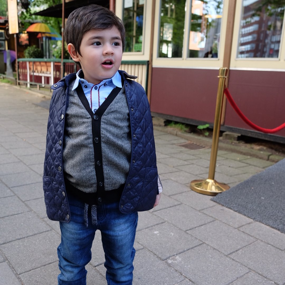 Beruntungnya Carissa Puteri Punya 2 Anak Cowok yang Ganteng Semua. Calon Imam Masa Depan! 27 Beruntungnya Carissa Puteri Punya 2 Anak Cowok yang Ganteng Semua. Calon Imam Masa Depan!