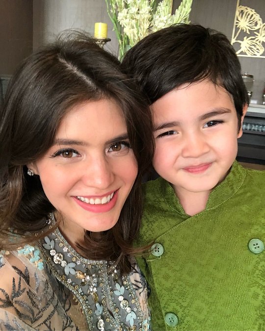 Beruntungnya Carissa Puteri Punya 2 Anak Cowok yang Ganteng Semua. Calon Imam Masa Depan! 26 Beruntungnya Carissa Puteri Punya 2 Anak Cowok yang Ganteng Semua. Calon Imam Masa Depan!