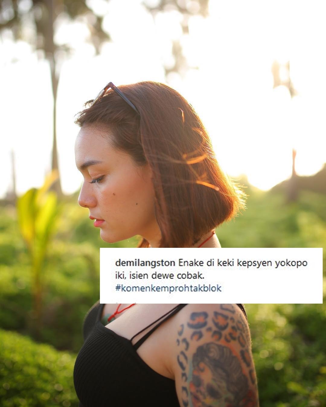 Kumpulan Foto Demi Langston, Bule Jawa Beranak 3 Tapi Masih Seperti Gadis!
