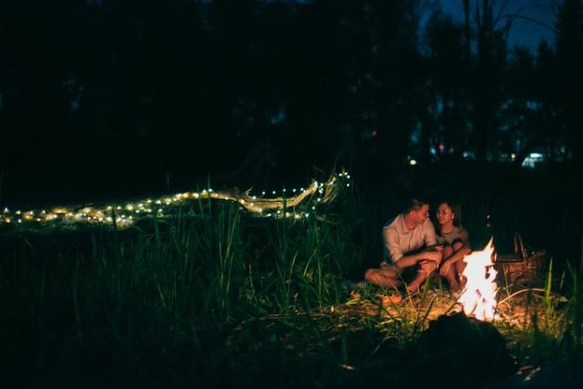 10 Foto Prewedding di Hutan dengan Tema yang Unik. Nggak Kalah Sama Ammar Zoni dan Irish Bella!