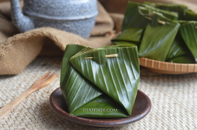 bungkusan daun pisang