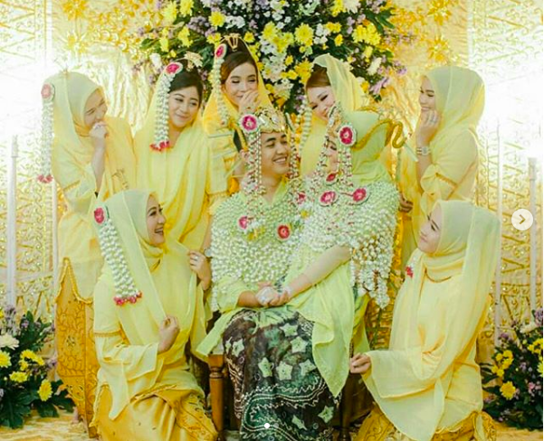 Mengulik Prosesi 'Bamandi-mandi' dalam Pernikahan Adat Banjarmasin yang Penuh dengan Warna Warni Kaya Makna