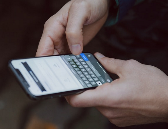 Dampak Smartphone Dalam Komunikasi Saat Ini