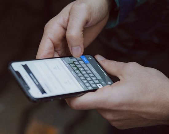 Dampak Smartphone Dalam Komunikasi Saat Ini