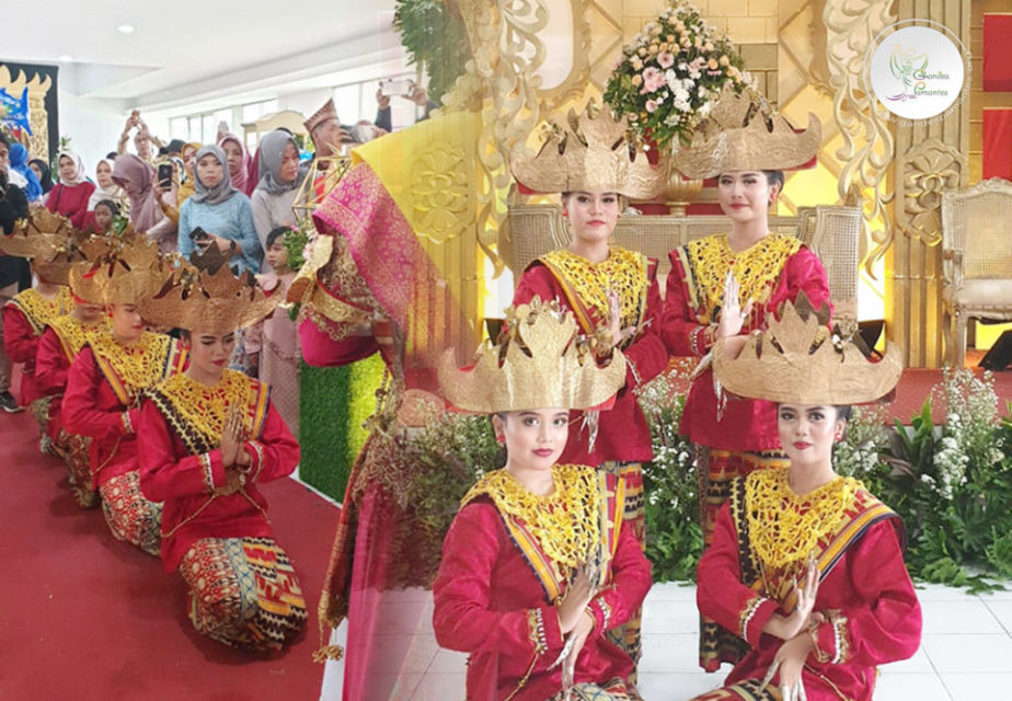 Makna Sakral di Balik Tarian Pengantin dalam 6 Pernikahan Adat Indonesia. Sudah Tahu?