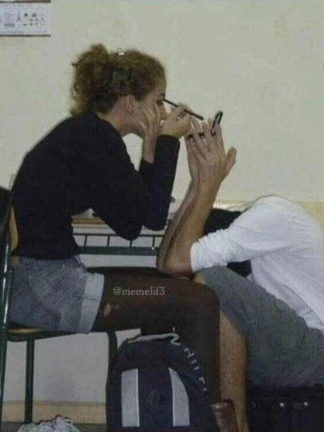 Dari Fotonya Sudah Jelas, Kadar Cinta 15 Orang ini Masuk Kategori Kebangetan. Sampe Segitunya sih~