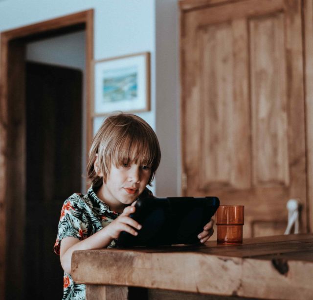 5 Fakta Ini Akan Kalian Temukan Jika Punya Pacar Seorang Gamers 5 Kalo lagi fokus, gempapun ga akan terasa.