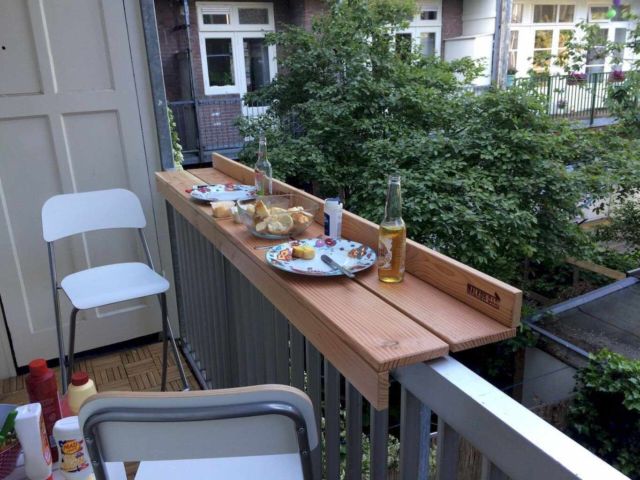 11 Penataan Balkon Rumah Minimalis yang Nyaman buat Leyeh-leyeh Cantik