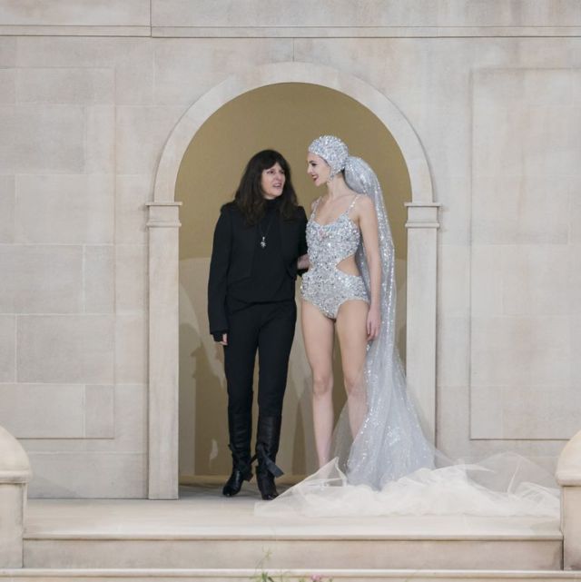 Rilis 'Gaun Bikini' Pengantin di Haute Couture Paris, Rumah Mode Chanel Banyak Mendapat Pujian. Kayak Apa Sih?