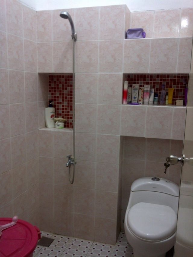 Kamar mandi irit tempat