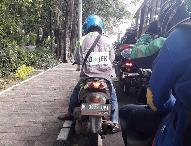 Inilah Sosok Driver Ojek Online Pertama Bernomor 001. Banyak Cerita Menarik di Balik Perjuangannya