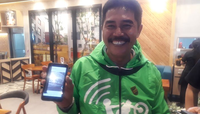Inilah Sosok Driver Ojek Online Pertama Bernomor 001. Banyak Cerita Menarik di Balik Perjuangannya