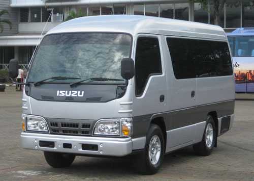 5 Tips Hemat Melewatkan Weekend di Bandung 2 mobil travel