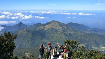 7 Alasan Kenapa Jomblo Sebaiknya Sering Mendaki Gunung. Biar Nggak Baper dan Galau Melulu~