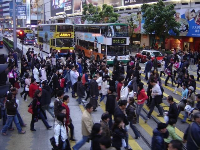 Realita Budaya Jalan Kaki di Dunia. Justru di Negara Berflower Kayak Indonesia, Jalan Kaki Itu Sulit