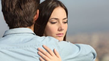 Meski Terlihat Manis, 7 Sikap Pasanganmu Ini Menandakan Dirinya Posesif Berlebih