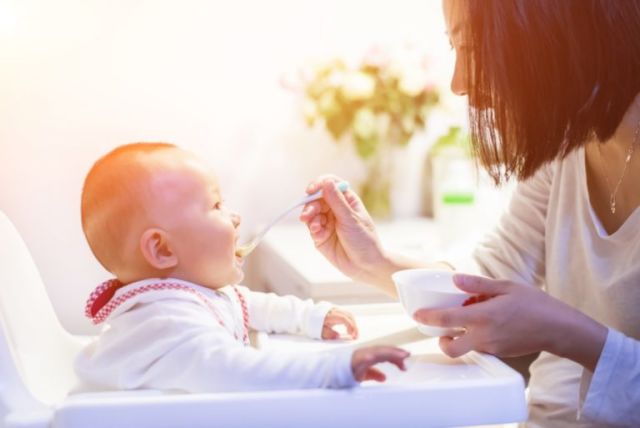Titip Anak Ke Pengasuh atau 'Day Care' Ya? Ibu Bekerja Harus Baca 7 Pertimbangannya