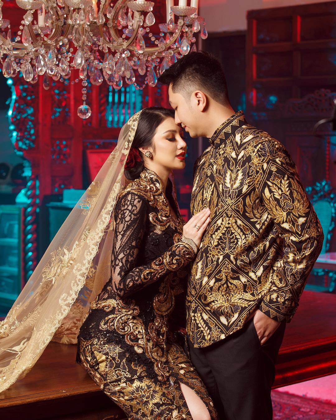11 Potret Kebahagiaan Ariska Putri Pertiwi, dari Lamaran Hingga Resmi Jadi Istri Orang. Bahagia deh Liatnya!