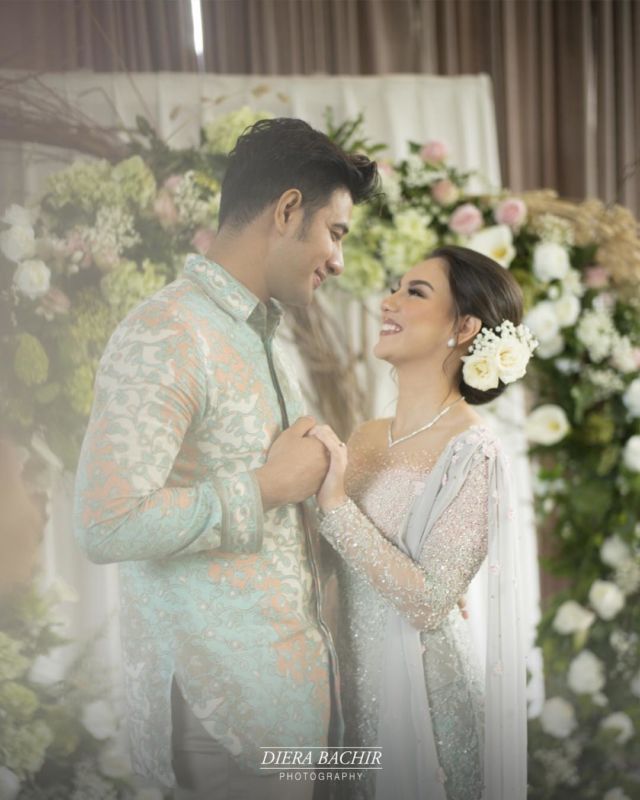 7 Potret Kecantikan Irish Bella Saat Dilamar oleh Ammar Zoni. Pesonanya Paripurna! 20 7 Potret Kecantikan Irish Bella Saat Dilamar oleh Ammar Zoni. Pesonanya Paripurna!