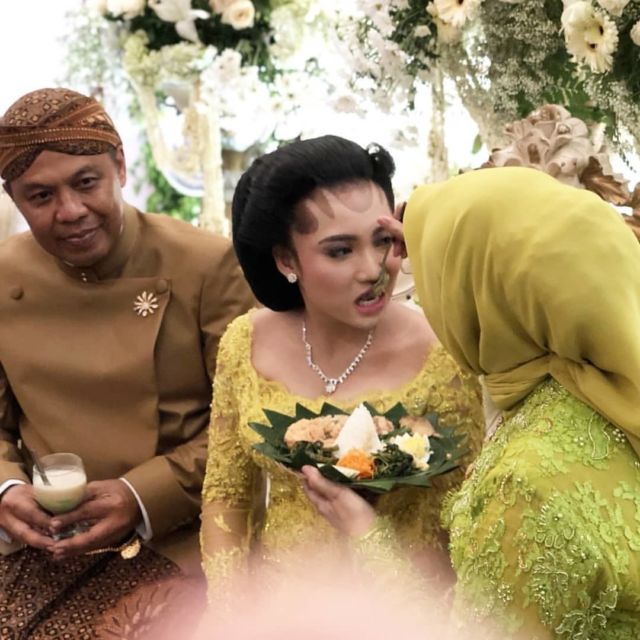 9 Tahap Prosesi Hajatan Sebelum Pernikahan Adat Jawa Dilaksanakan. Kaya Makna Mendalam!