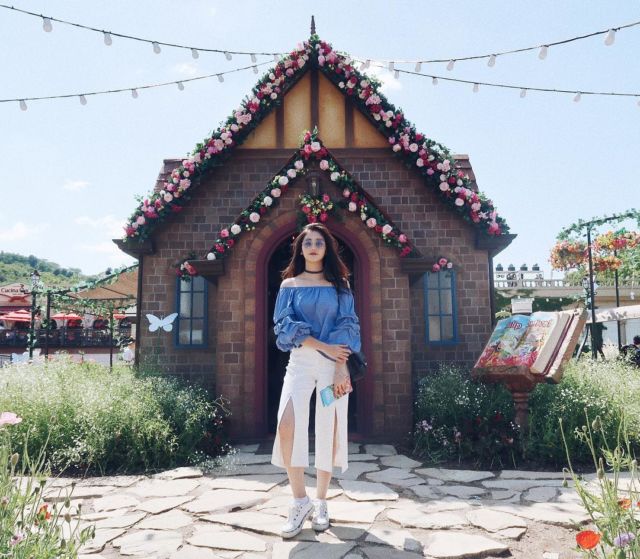 10 Ide Atasan Off Shoulder ala Selebgram yang Kecenya Kebangetan. Bikin Wajah Jadi Lebih Tirus Lo~
