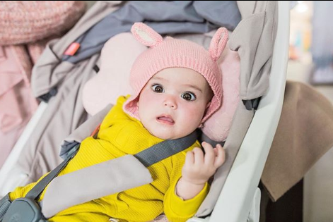 Deretan Foto Shireen, Putri Selebgram Hamidah yang 11-12 Sama Boneka. Duh, Cinta!