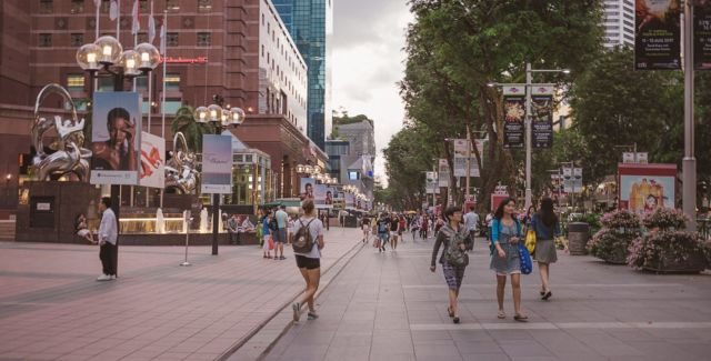 Realita Budaya Jalan Kaki di Dunia. Justru di Negara Berflower Kayak Indonesia, Jalan Kaki Itu Sulit