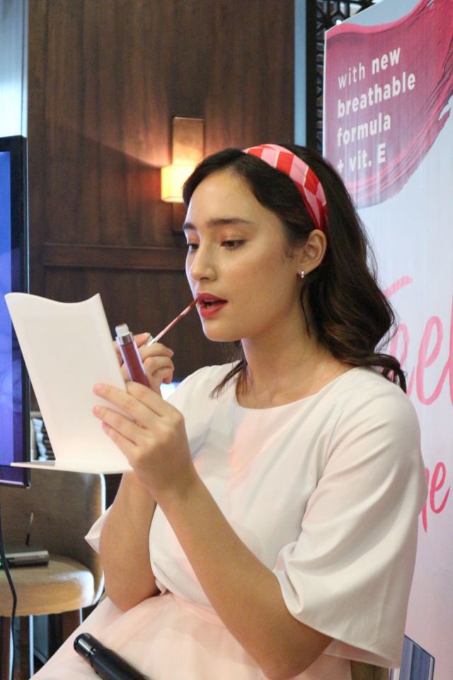 Dengan Formula Baru, Wardah Exclusive Matte Lip Cream Makin Terasa Ringan dan Nyaman di Bibir 7 Dengan Formula Baru, Wardah Exclusive Matte Lip Cream Makin Terasa Ringan dan Nyaman di Bibir