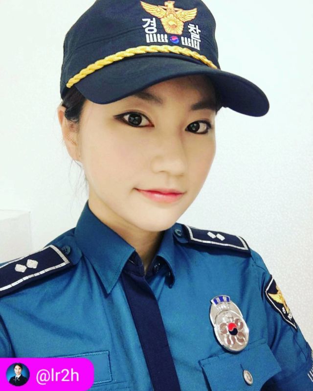 Potret Cewek Korea Berseragam yang Bisa Bikin Cowok Terperangah. Pesona Cantiknya Kebangetan~