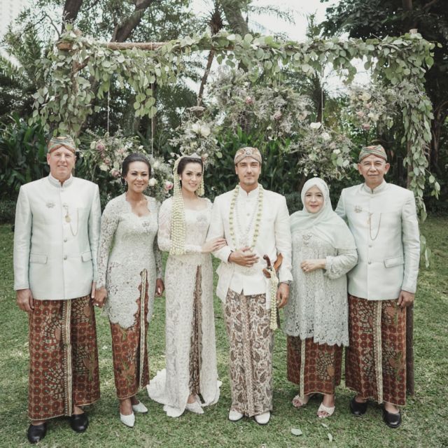 Tak Butuh Pacaran Lama, 8 Artis Ini Sukses Langgeng Sampai ke Pelaminan. Apa Rahasianya?