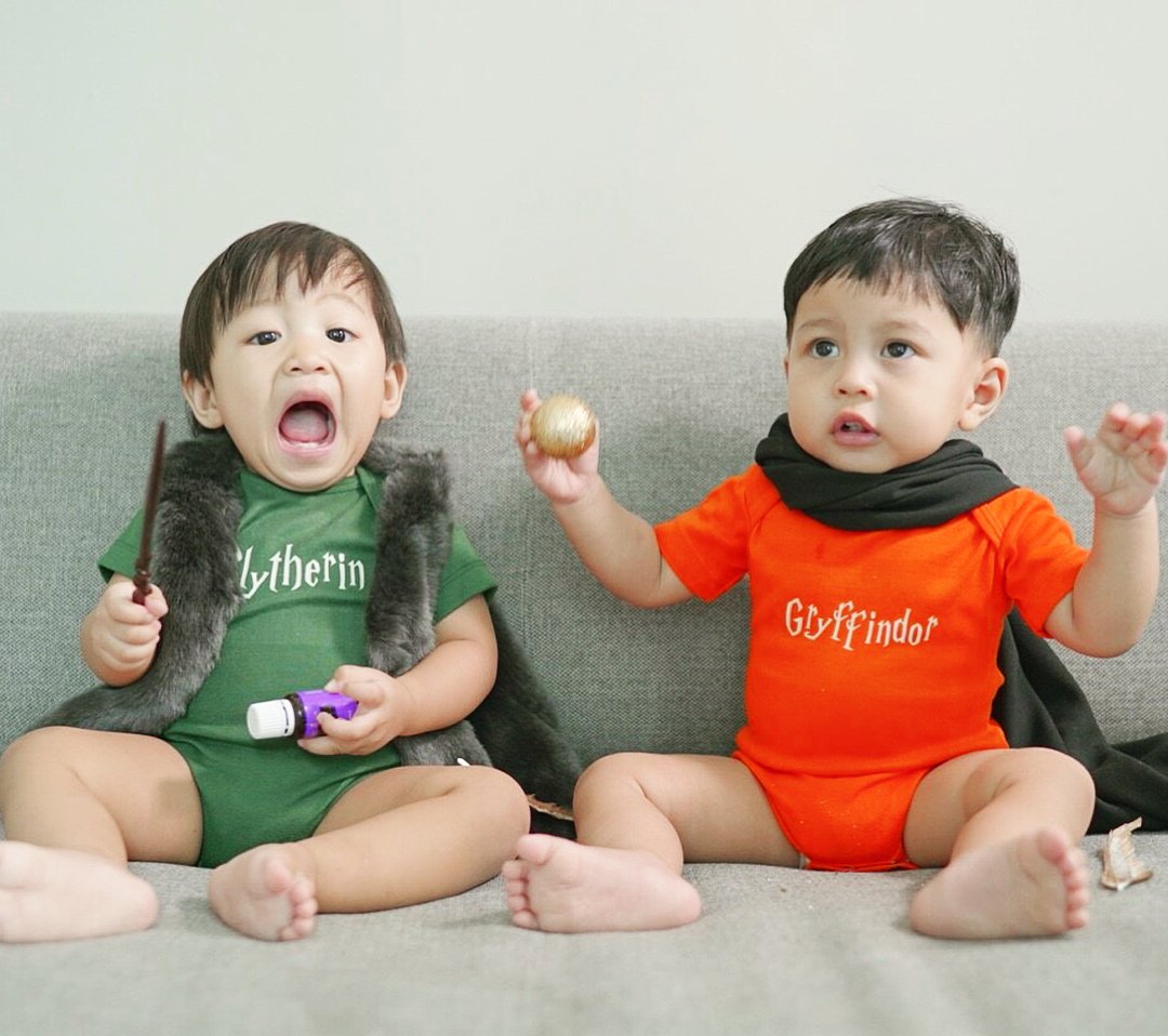 10 OOTD Lumi, Keponakan Bena Kribo yang Sedari Kecil Udah Ekspresif! Lucu ~
