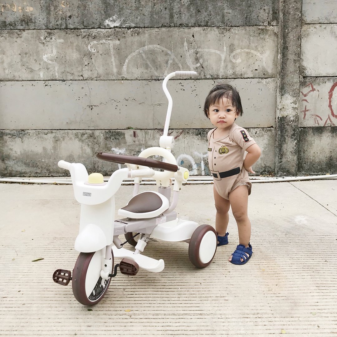 10 OOTD Lumi, Keponakan Bena Kribo yang Sedari Kecil Udah Ekspresif! Lucu ~