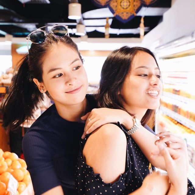 Potret Keakraban Maudy Ayunda dan Amanda, Kakak Beradik yang Sama-Sama Cantik!