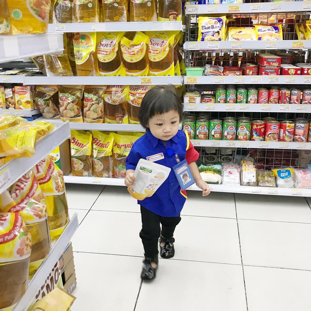10 OOTD Lumi, Keponakan Bena Kribo yang Sedari Kecil Udah Ekspresif! Lucu ~