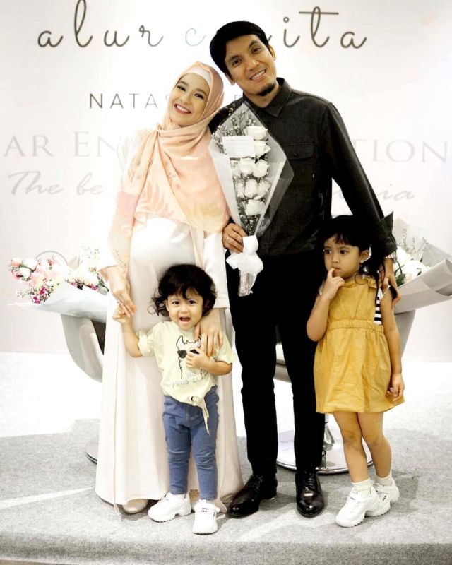 Tak Butuh Pacaran Lama, 8 Artis Ini Sukses Langgeng Sampai ke Pelaminan. Apa Rahasianya?