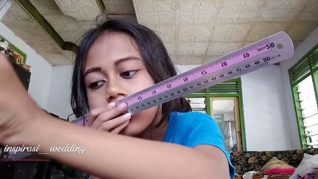 Viral Tutorial Make-up Pakai Sendok, Ini 6 Kreasi Nyentrik Beauty Vlogger Cilik Nayla. Keren Banget!