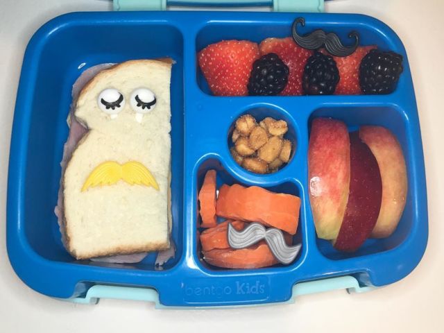 Lihat Bentuknya, Orang Tua Milenial Pasti Pengen Bisa Bikin 10 Bekal Unik Begini buat Anaknya