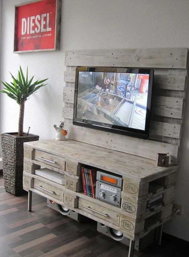 9 DIY Rak TV dari Kayu yang Desainnya Kece dan Bisa Dibikin Sendiri. Seminggu Jadi!
