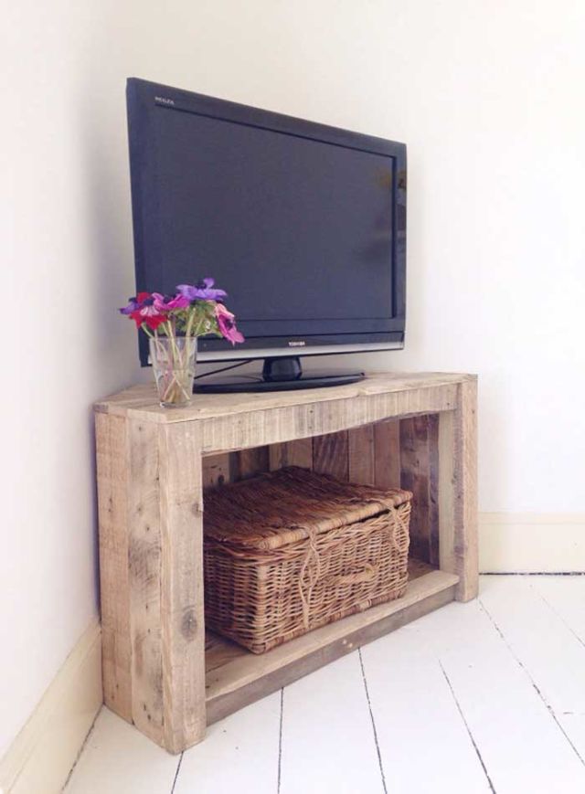 9 DIY Rak TV dari Kayu yang Desainnya Kece dan Bisa Dibikin Sendiri. Seminggu Jadi!