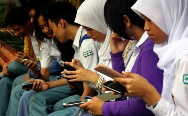 Tangkas Sebut Nama Youtuber, Kicep Saat Ditanya Soal Agama. Gini Gambaran Anak Generasi Zaman Sekarang? 7 Tangkas Sebut Nama Youtuber, Kicep Saat Ditanya Soal Agama. Gini Gambaran Anak Generasi Zaman Sekarang?