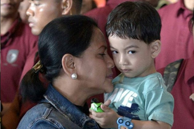 11 Pesona Aghnia Punjabi Saat Foto 'Meringis'. Aduhai Manis!