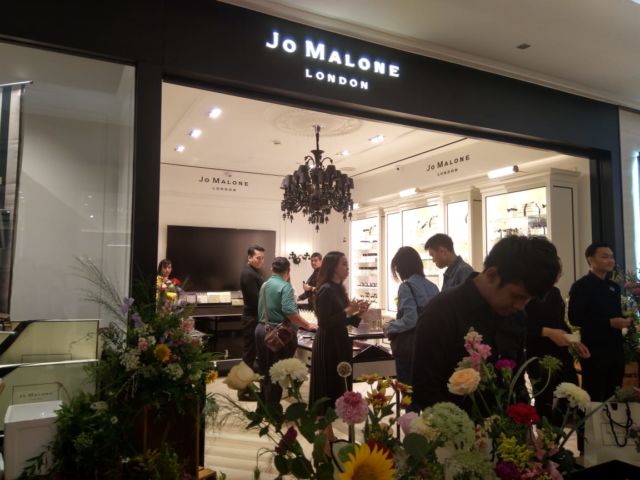 Berkelana ke London di Musim Panas Bersama Jo Malone Wild Flowers & Weeds. Wanginya Beda!
